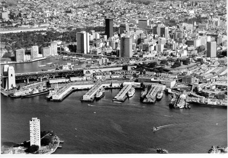 Walsh Bay in the 1960s (City of Sydney Archives, Graeme Andrews 'Working Harbour' Collection: 86715)
